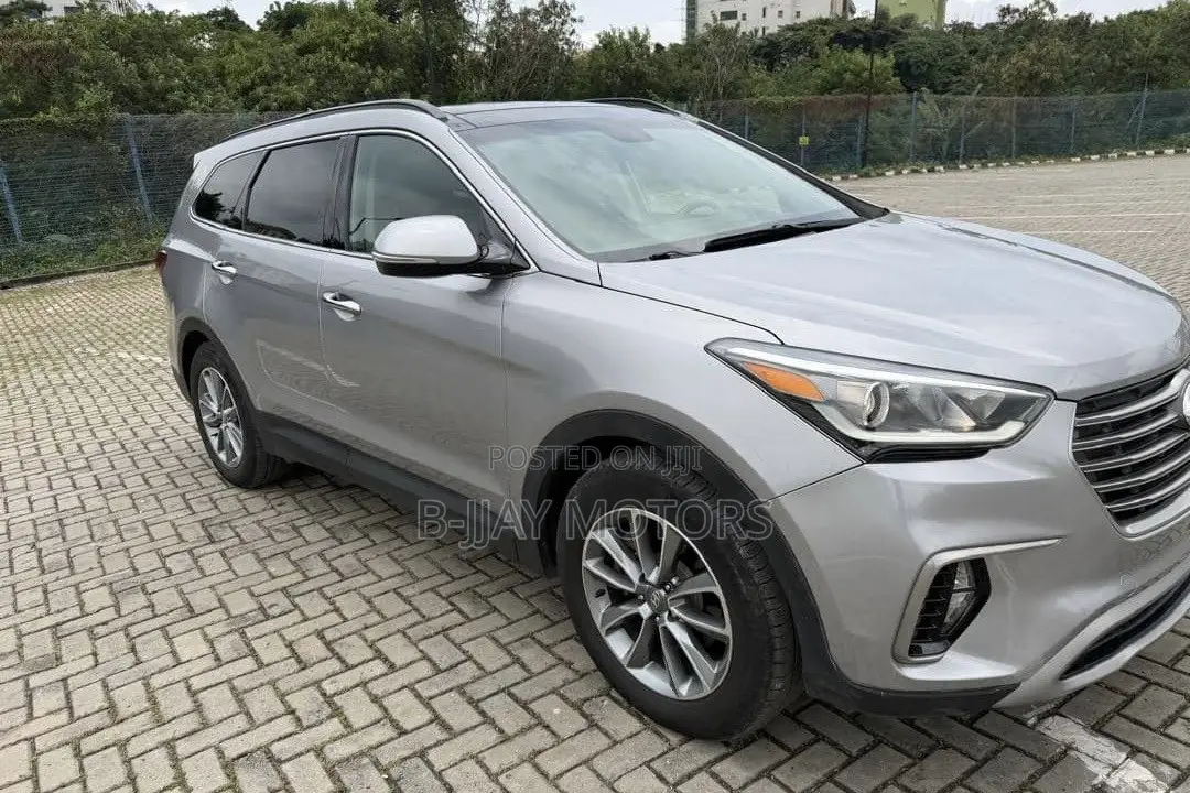 Hyundai Santa Fe Limited Ultimate FWD 2017 Silver
