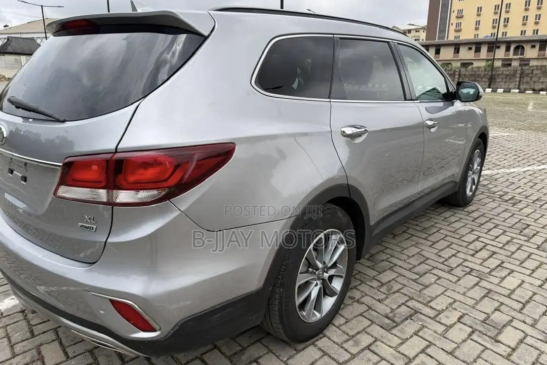 Hyundai Santa Fe Limited Ultimate FWD 2017 Silver