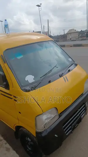 Suzuki APV Minibus 2010 Yellow