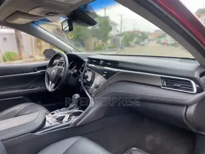 Toyota Camry XSE V6 FWD (3.5L 6cyl 8AM) 2018 Red