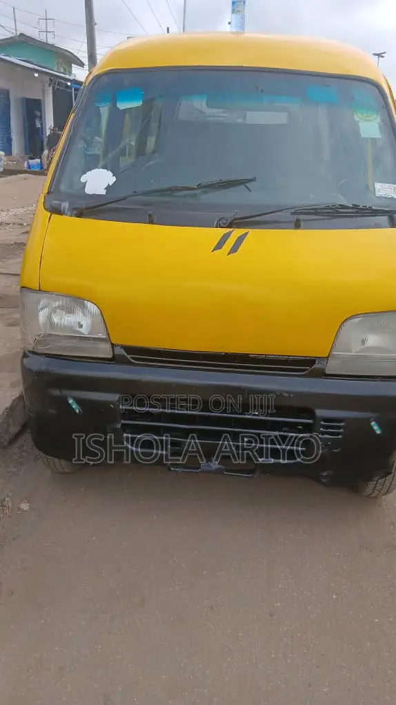 Suzuki APV Minibus 2010 Yellow