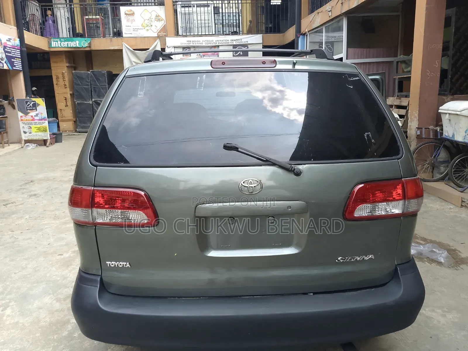 Toyota Sienna 2000 Gray