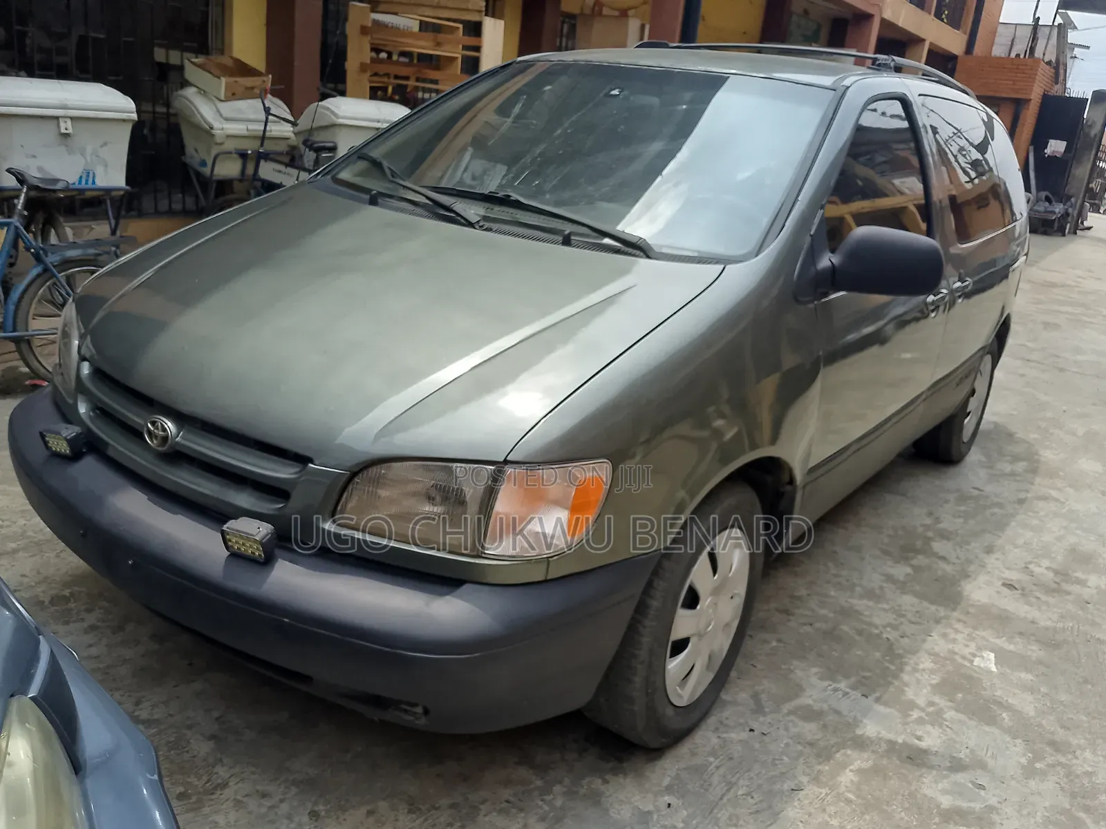 Toyota Sienna 2000 Gray