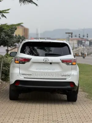 Toyota Highlander Limited Platinum 4dr SUV AWD (3.5L 6cyl 6A) 2015