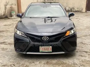 Toyota Camry SE 2021 Blue