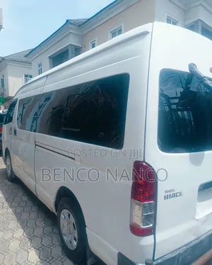 Toyota HiAce 2015 White