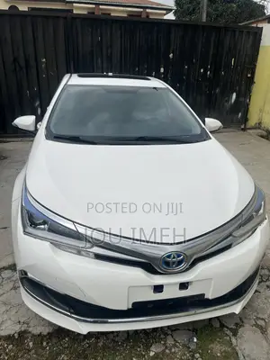 Toyota Corolla 2018 White