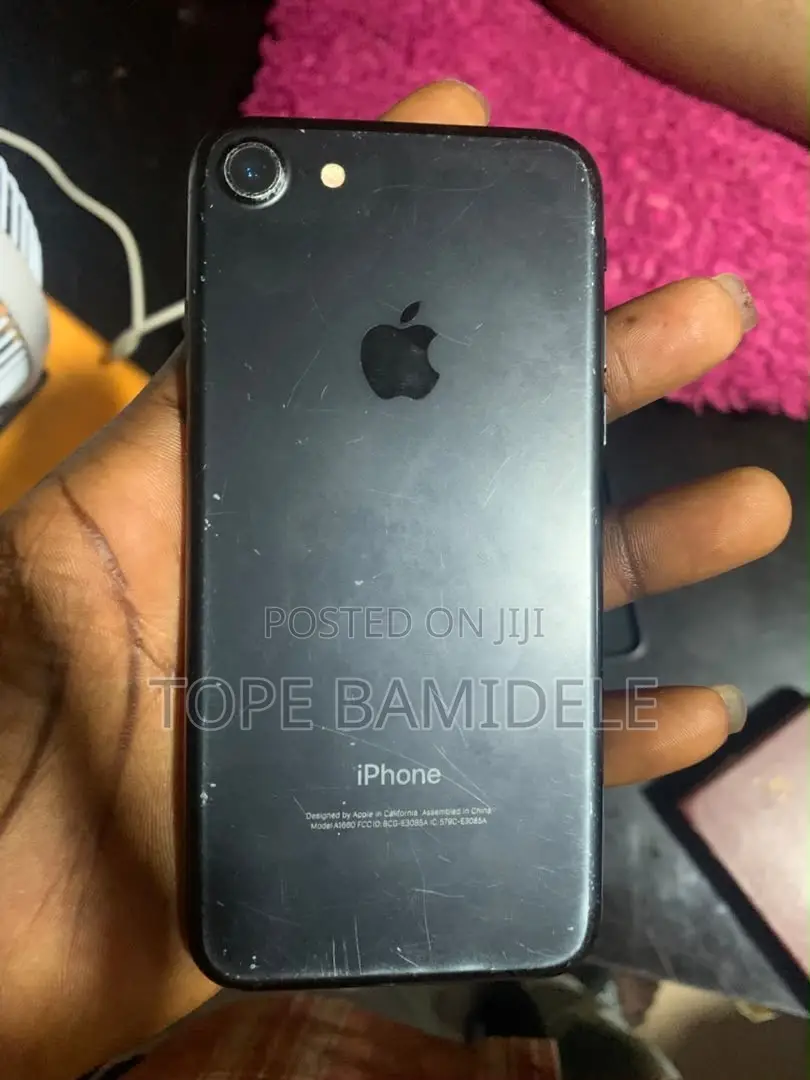 Apple iPhone 7 32 GB Black