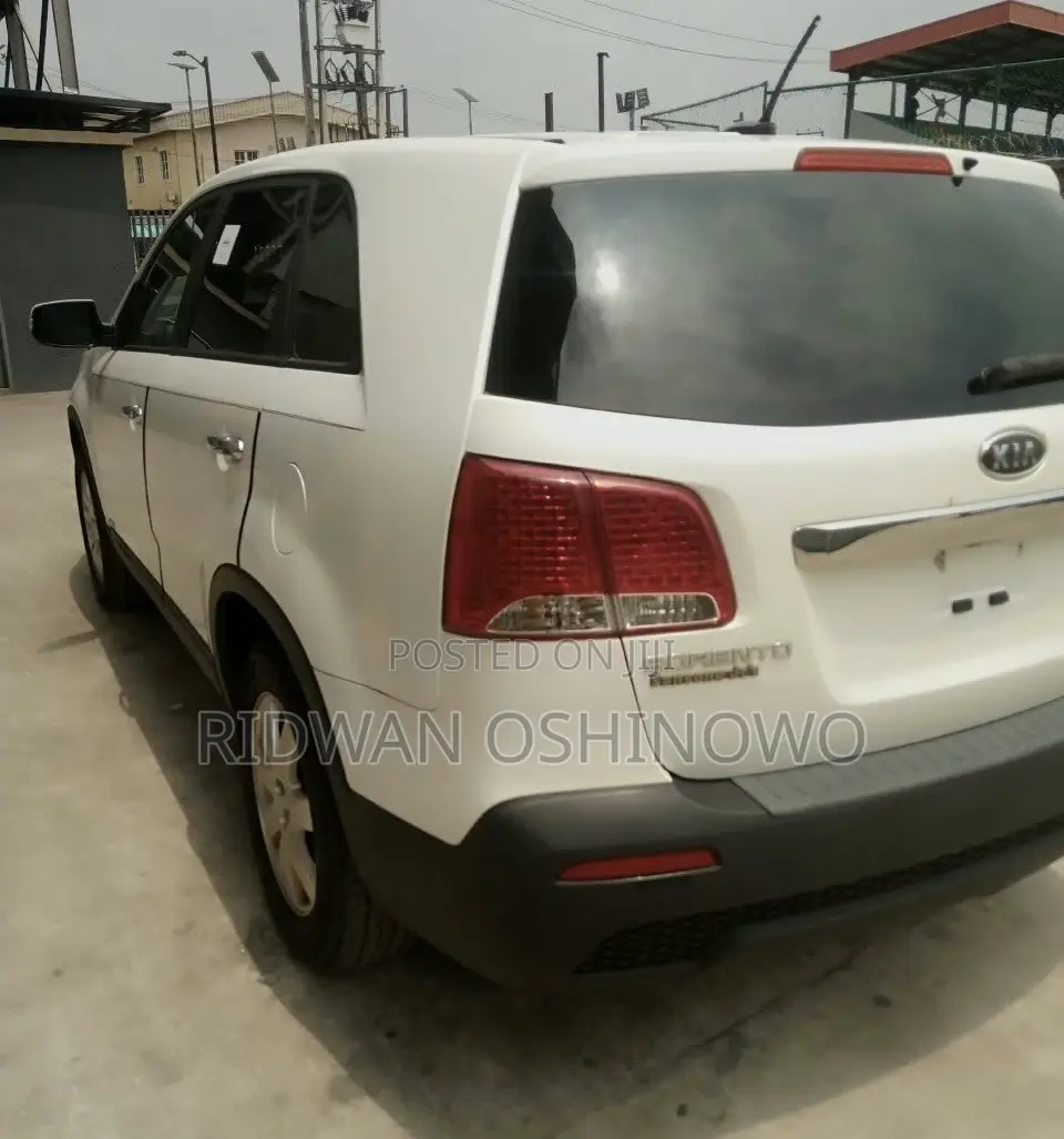 Kia Sorento 2012 White