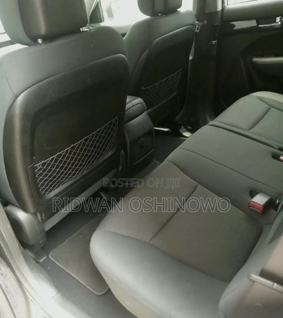 Kia Sorento 2012 White