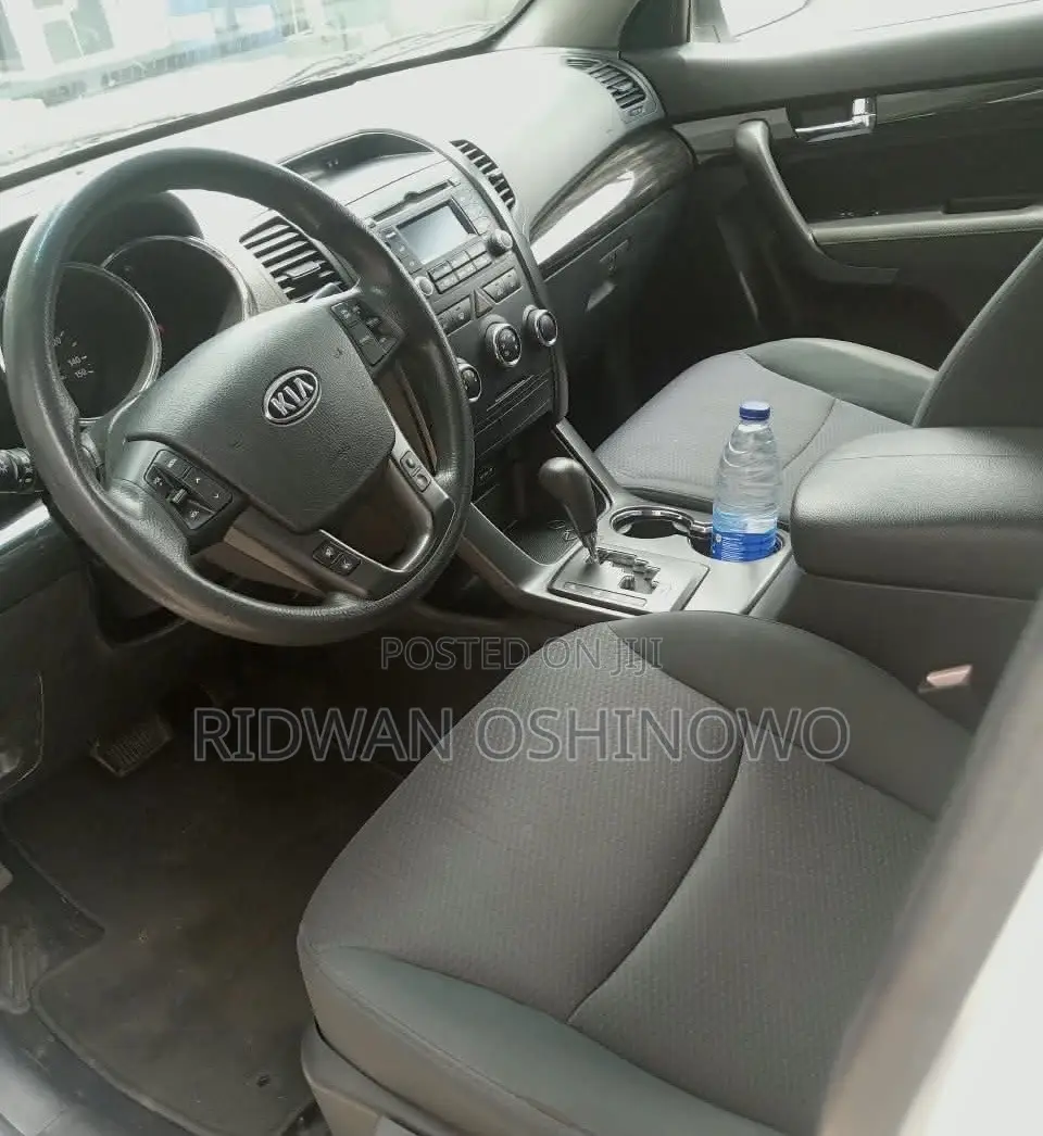 Kia Sorento 2012 White