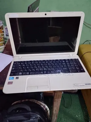 Laptop Toshiba Satellite C850 4GB Intel HDD 320GB