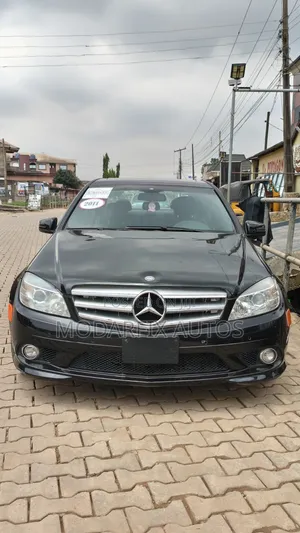 Mercedes-Benz C250 2011 Black