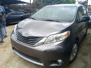 Toyota Sienna LE 8 Passenger 2012 Gray