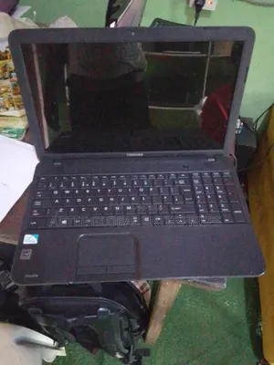 Laptop Toshiba Satellite C850 4GB Intel HDD 160GB