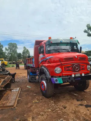 911 Tipper Truck Mercedes Benz