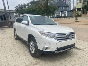 Toyota Highlander 3.5L 4WD 2013 White