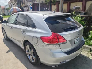 Toyota Venza XLE 2010 Silver