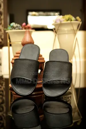 MMD Black Slides Men's Textured Slides