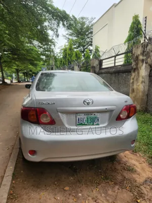 Toyota Corolla 2010 Silver