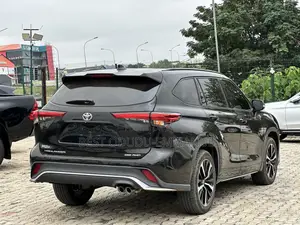Toyota Highlander 2022 Black