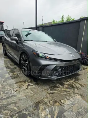 Toyota Camry 2025 Gray