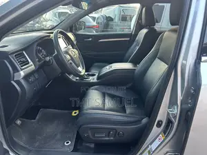 Toyota Highlander XLE 2019 Silver