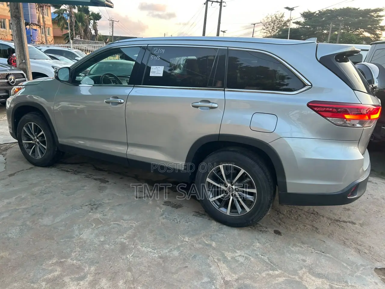 Toyota Highlander XLE 2019 Silver