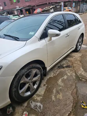 Toyota Venza XLE 2013 White