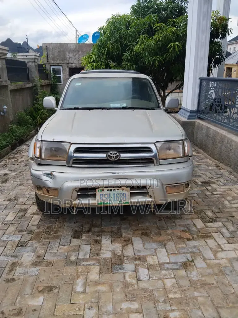 Toyota 4-Runner 2000 Beige
