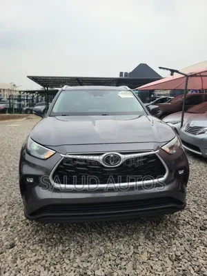 Toyota Highlander XLE 2022 Gray