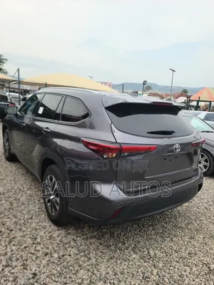 Toyota Highlander XLE 2022 Gray