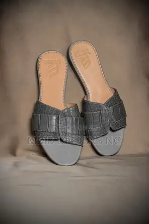 MMD Hanan Weave Women's Gray Textured Slides