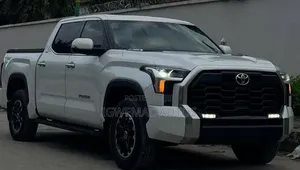 Toyota Tundra Limited CrewMax 4WD SB w/5.5' Bed 2025 White