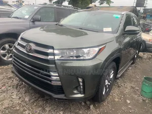 Toyota Highlander Limited 2019 Gray