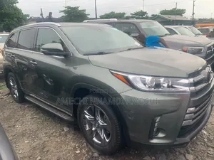 Toyota Highlander Limited 2019 Gray