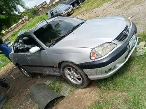 Toyota Avensis 2000 Brown