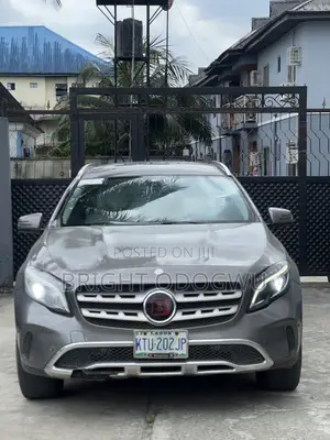 Mercedes-Benz GLA 250 2015 Gray