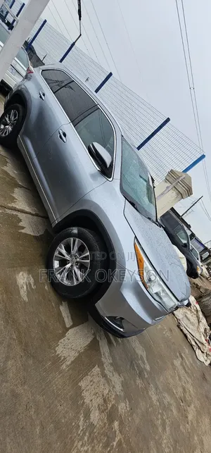 Toyota Highlander XLE 4dr SUV AWD (3.5L 6cyl 6A) 2015 Silver