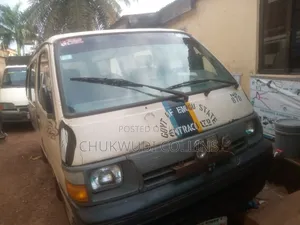 Toyota HiAce 2002 White