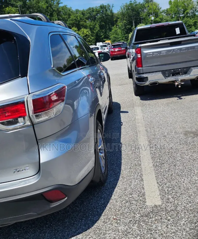Toyota Highlander 2015 Silver
