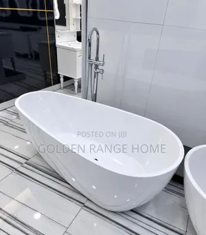 Ideal Standard Premium Acrylic Bathtub
