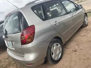 Toyota Verso 2009 Silver