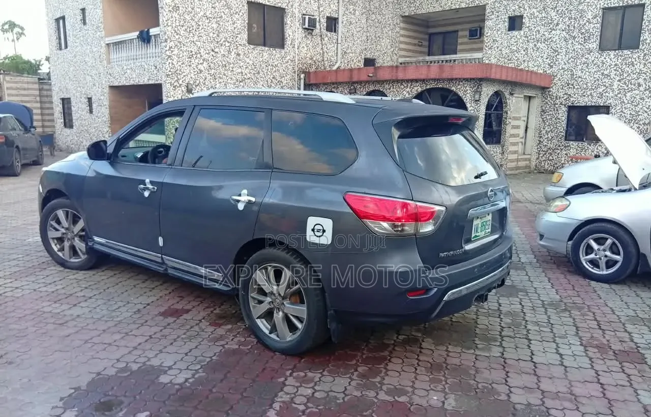 Nissan Pathfinder 2014 Gray