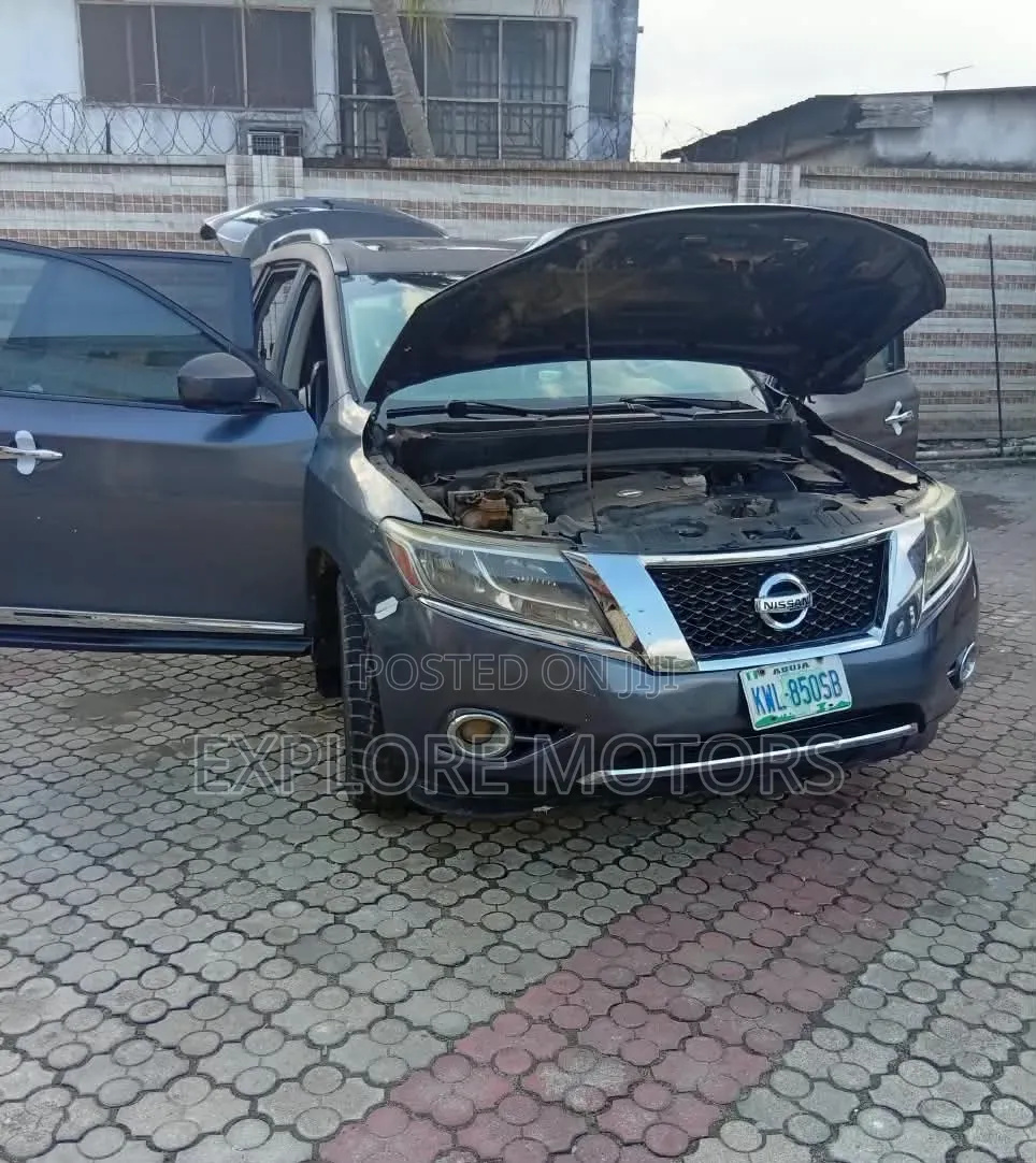 Nissan Pathfinder 2014 Gray