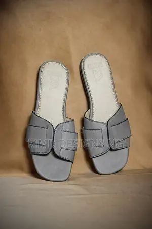 MMD Yar Gida Women's Gray Slides