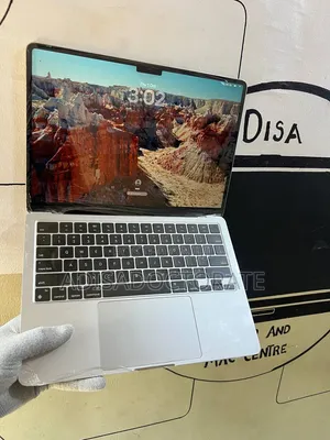 Laptop Apple MacBook Air 2022 M2 8GB Apple M2 SSD 256GB