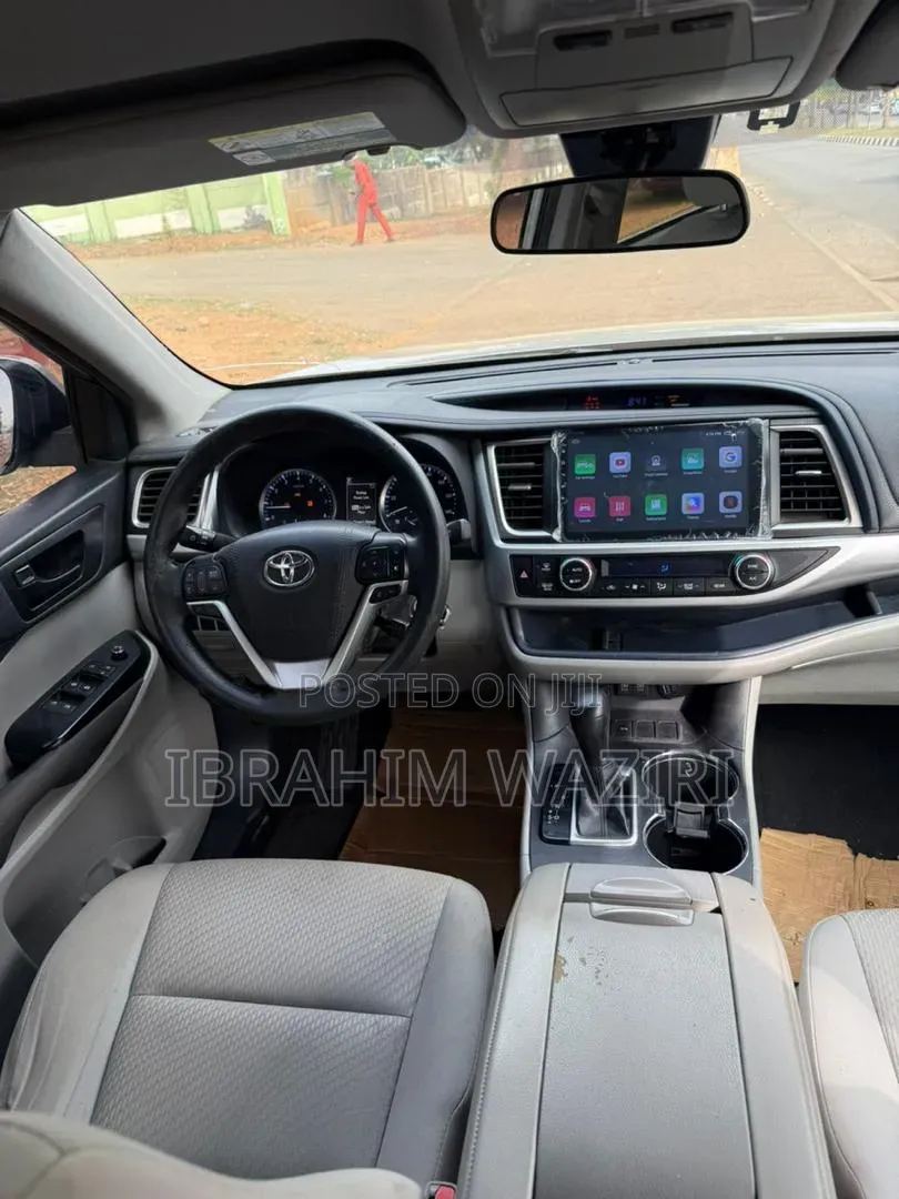 Toyota Highlander 2018 Silver