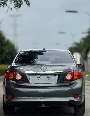 Toyota Corolla 2009 Gray