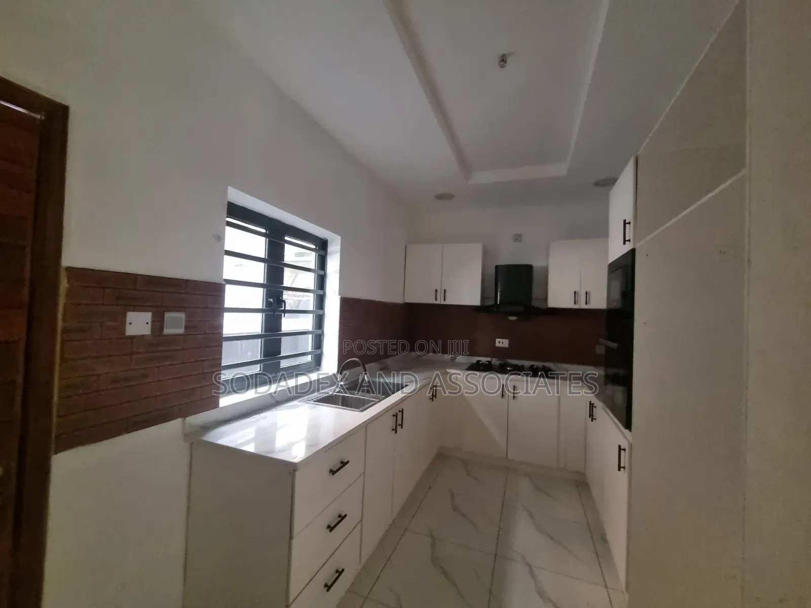4bdrm Duplex in Gra, Phase 2 for rent
